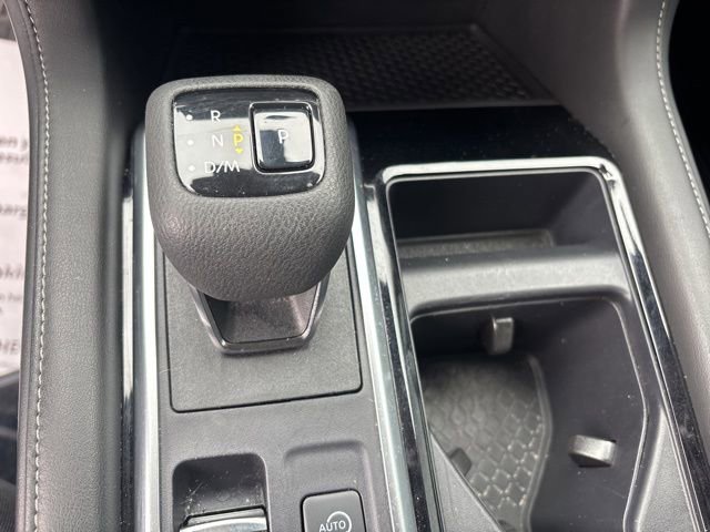 Used 2024 Nissan Pathfinder SV image 17