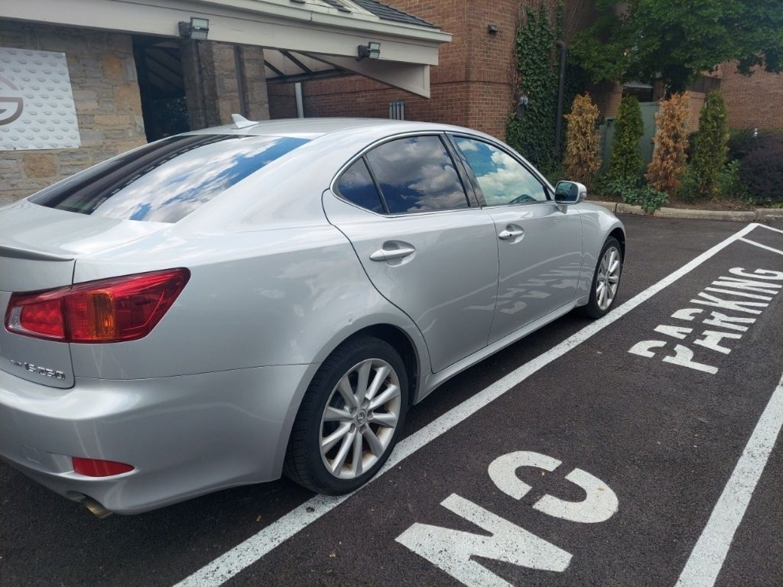 Used 2009 Lexus IS 250 AWD w/ Premium Pkg image 4