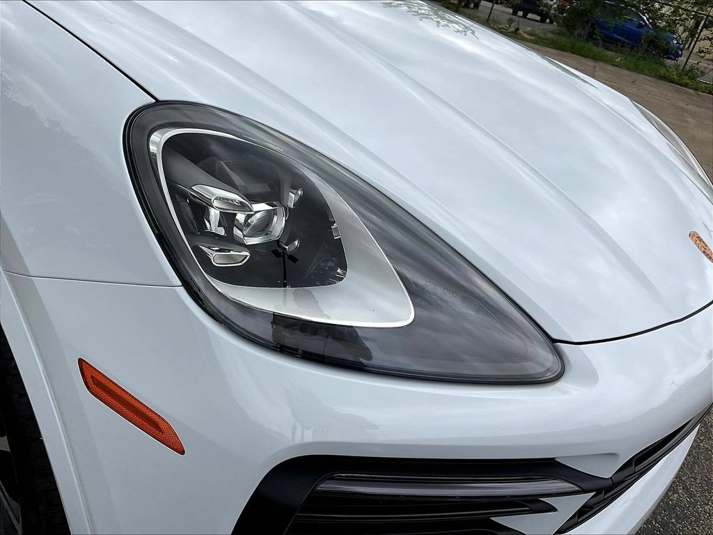 Used 2022 Porsche Cayenne AWD/4WD image 30