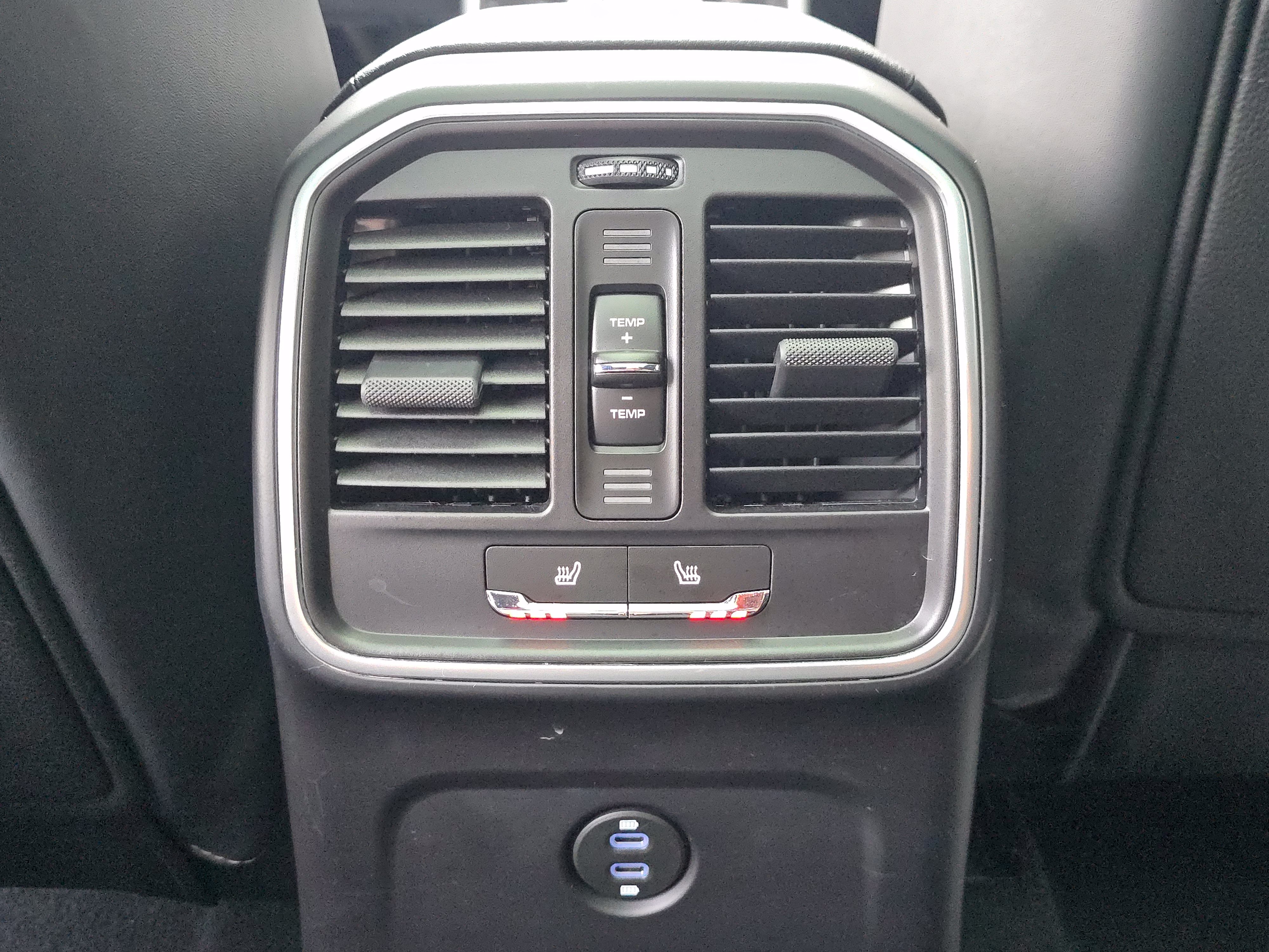 Certified 2026 Porsche Macan AWD/4WD image 22