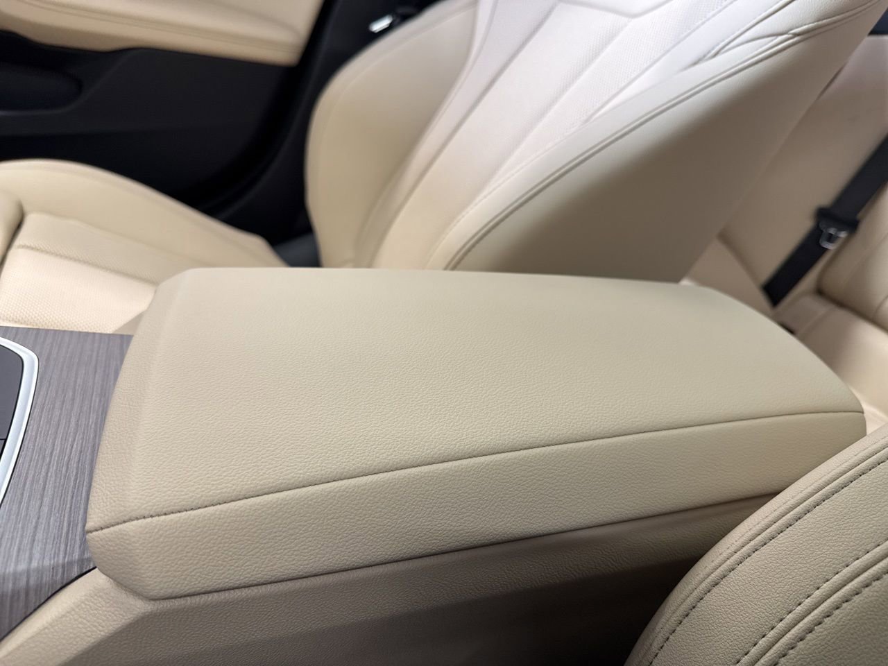 New 2025 BMW i4 xDrive40i image 34