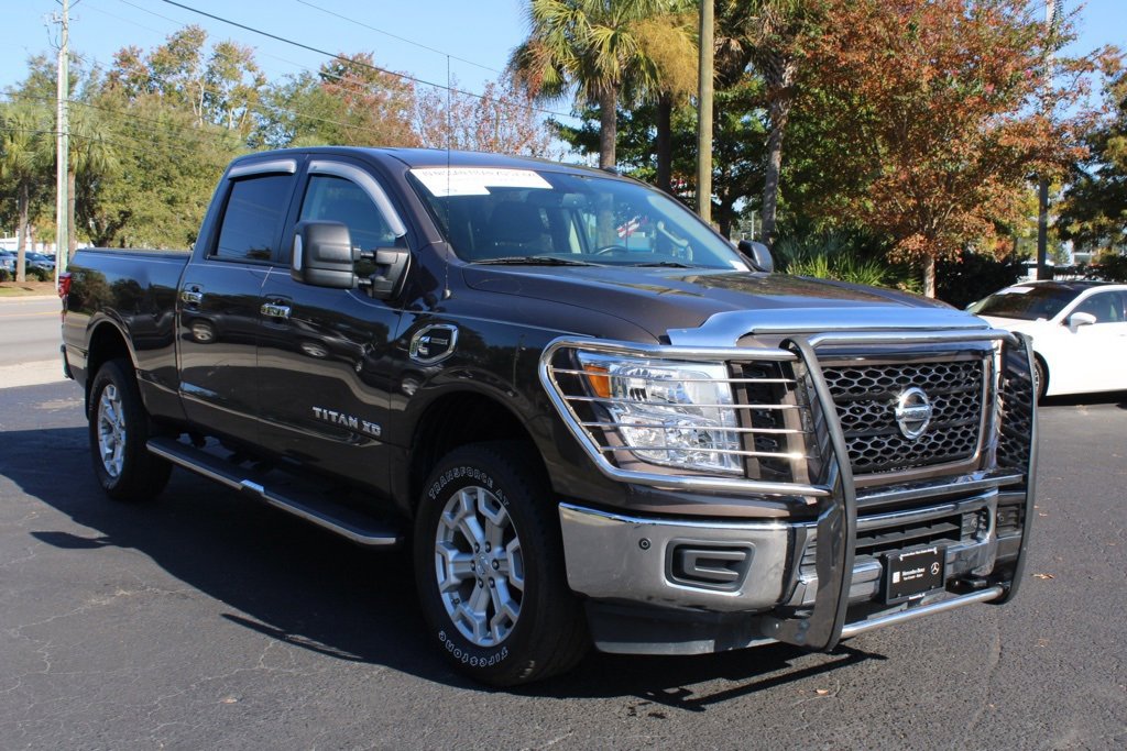 Used 2019 Nissan Titan SV w/ SV Convenience Package image 7