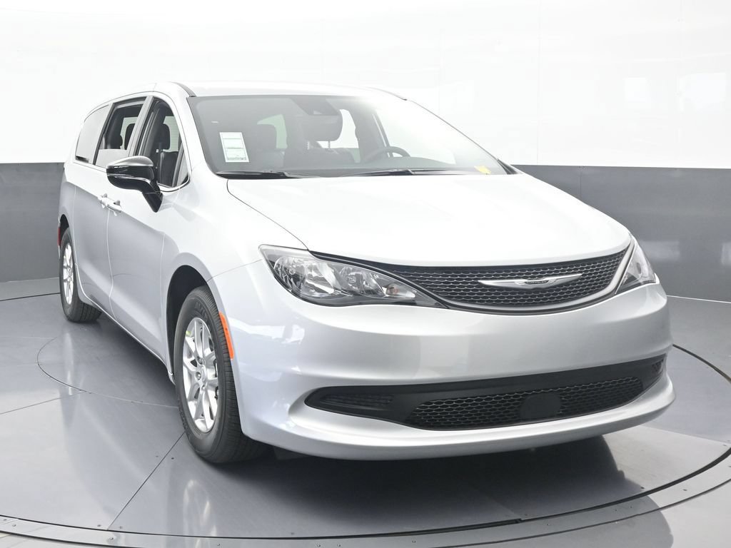 New 2026 Chrysler Voyager LX FWD image 9