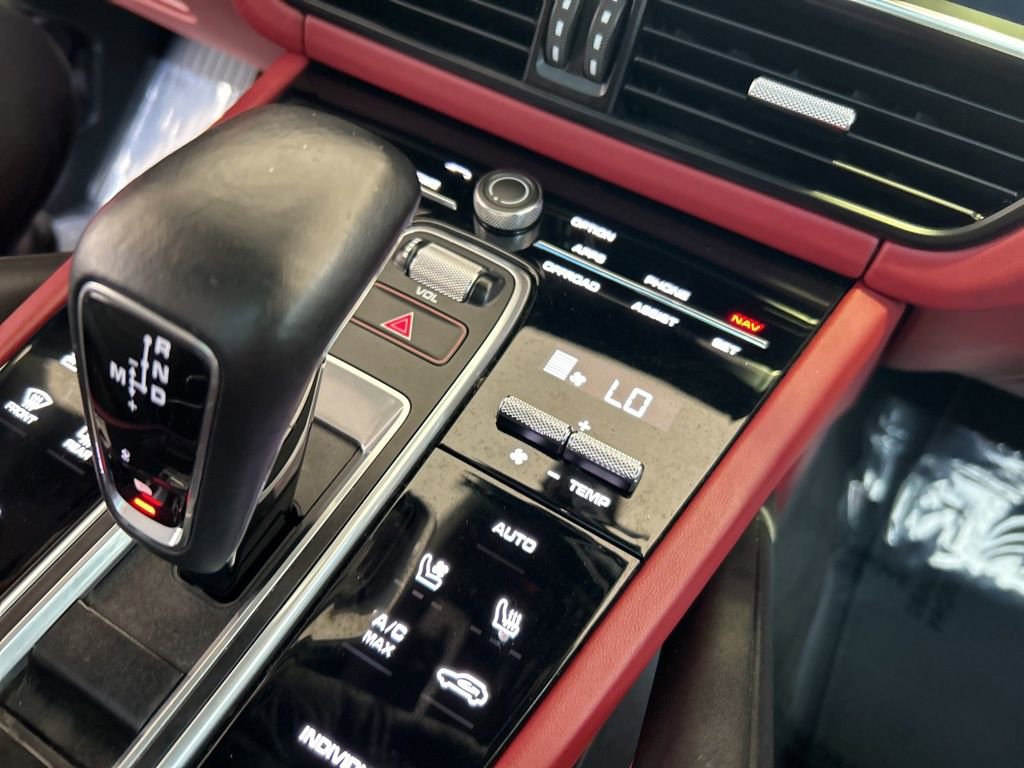 Used 2022 Porsche Cayenne w/ Premium Package Plus image 46