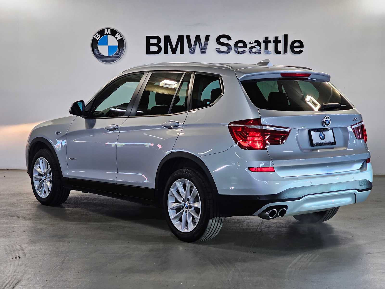 Used 2017 BMW X3 xDrive28i AWD/4WD image 4