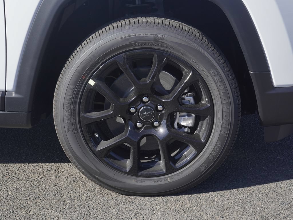 New 2026 Jeep Compass Latitude AWD/4WD image 10