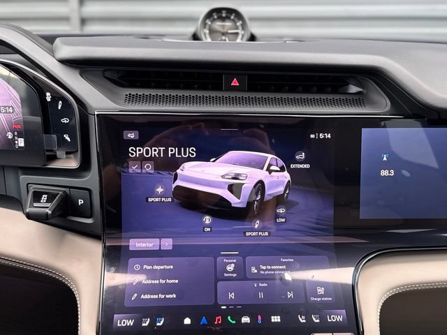New 2026 Porsche Cayenne Turbo AWD/4WD image 32