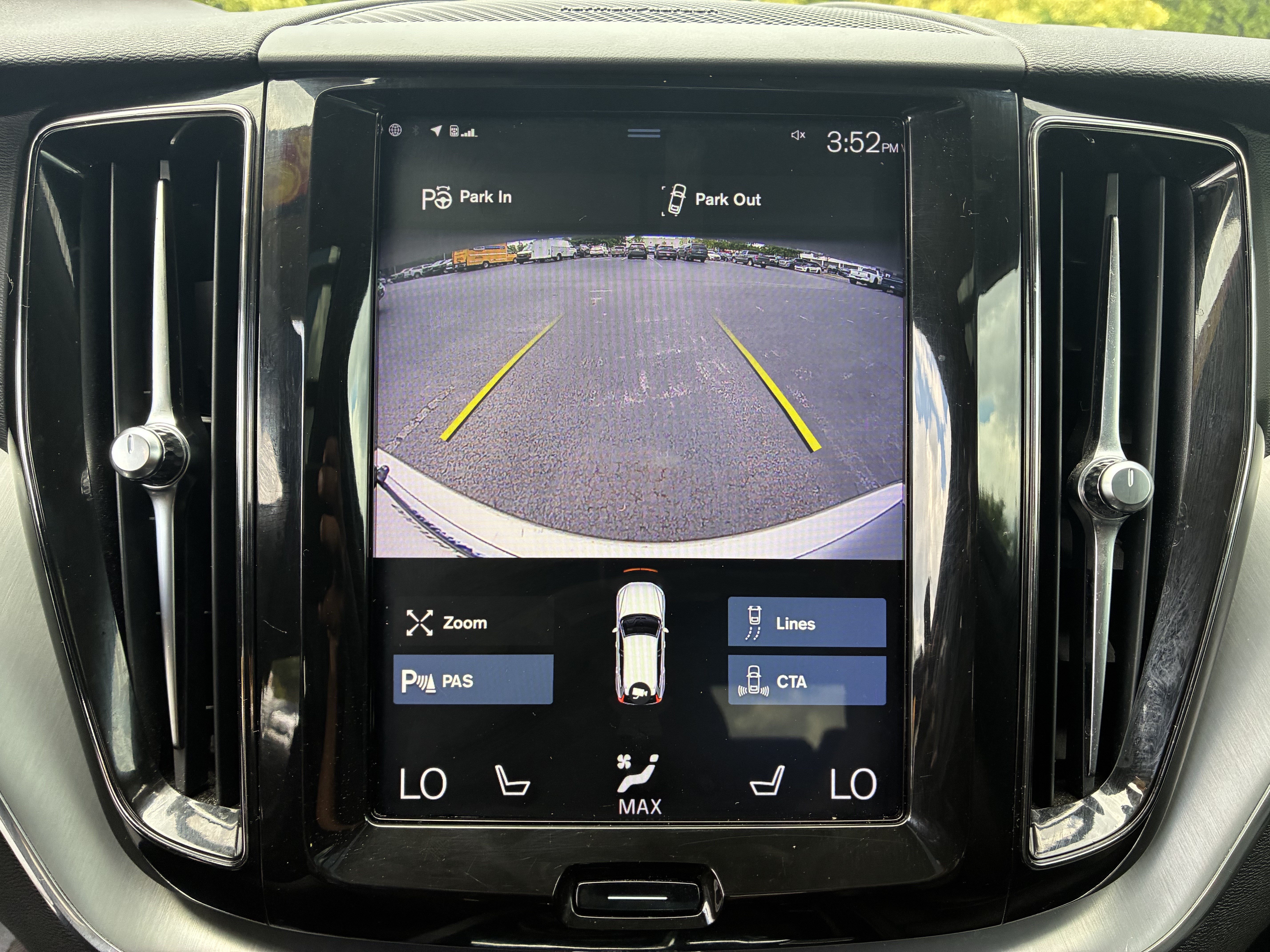 Used 2019 Volvo XC60 T5 Momentum w/ Multimedia Package AWD/4WD image 33