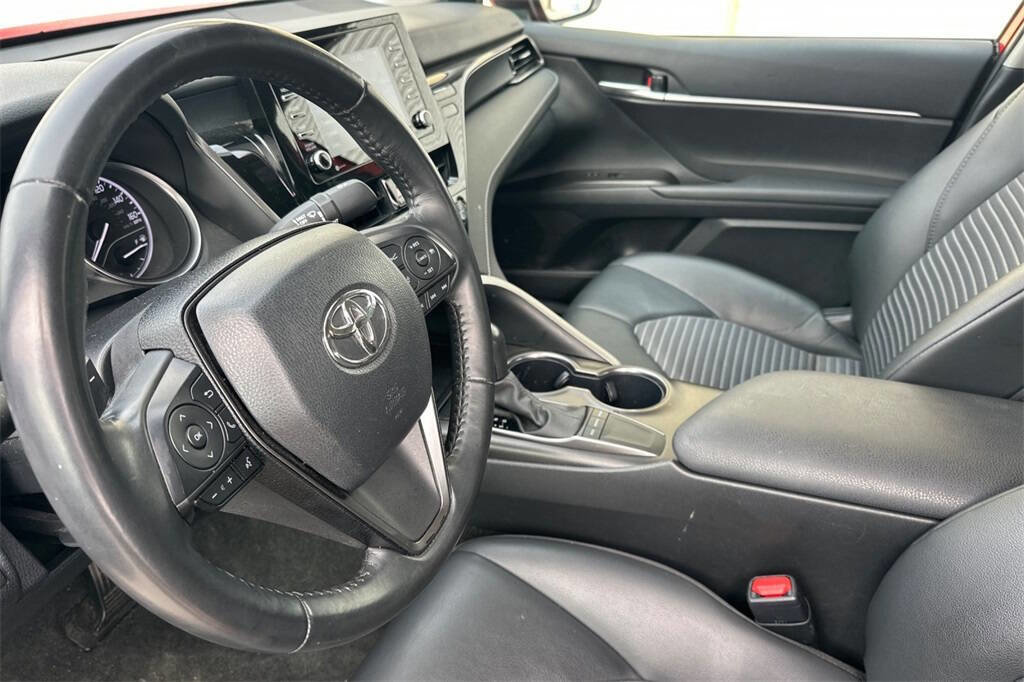 Used 2024 Toyota Camry SE image 10
