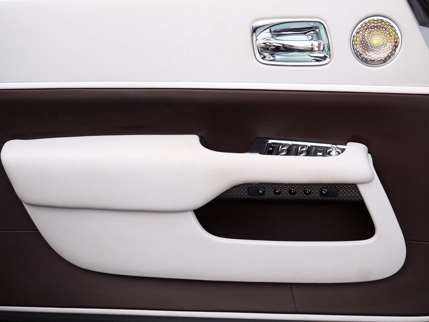 Used 2019 Rolls-Royce Dawn RWD image 11