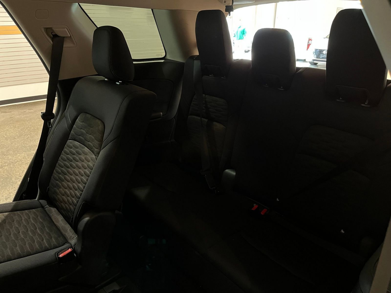 Used 2025 Nissan Pathfinder SV FWD image 30