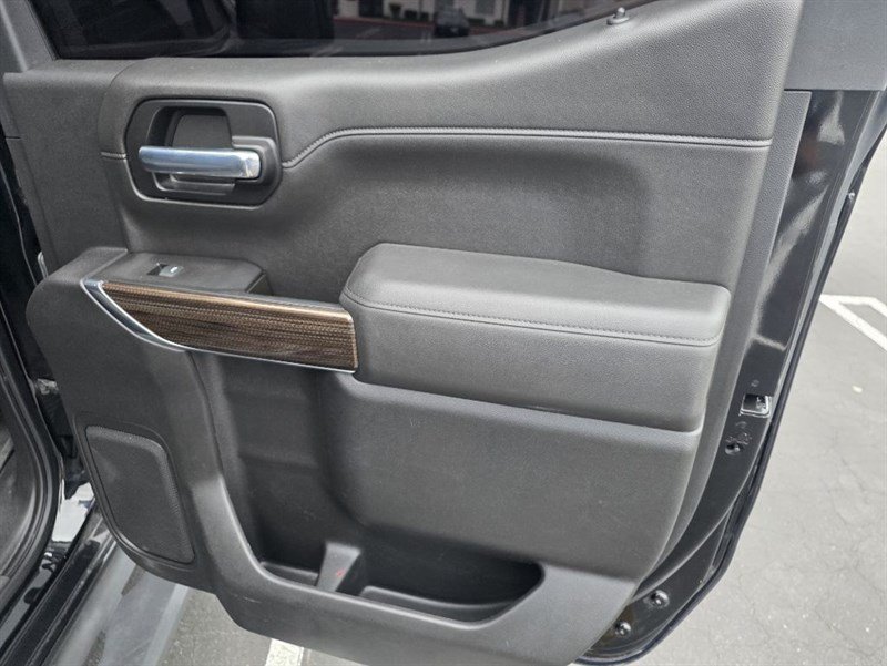Used 2020 Chevrolet Silverado 1500 LT Trail Boss w/ Midnight Edition AWD/4WD image 35