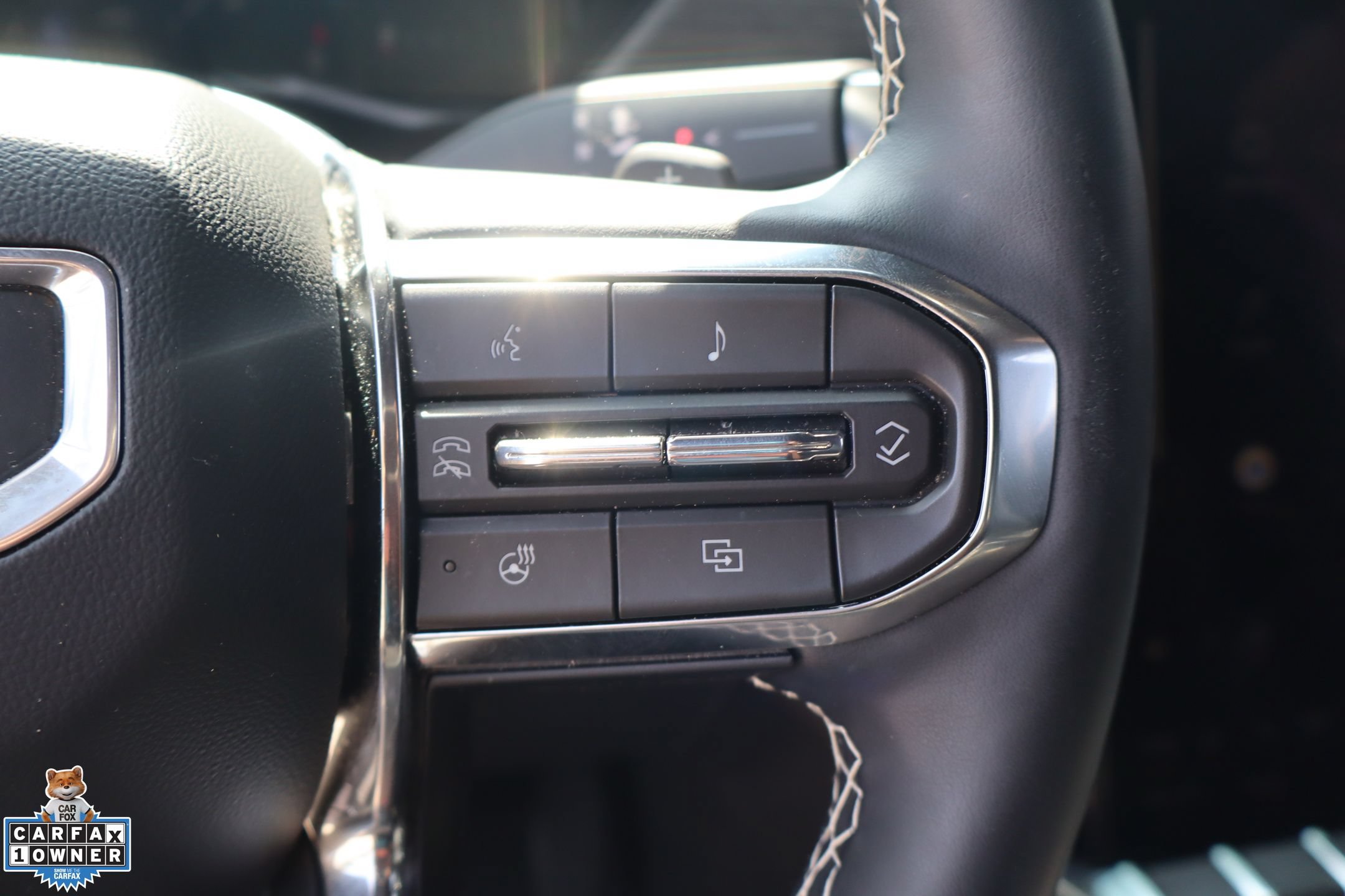 Used 2025 GMC Acadia Denali w/ LPO, Floor Liner Package FWD image 17