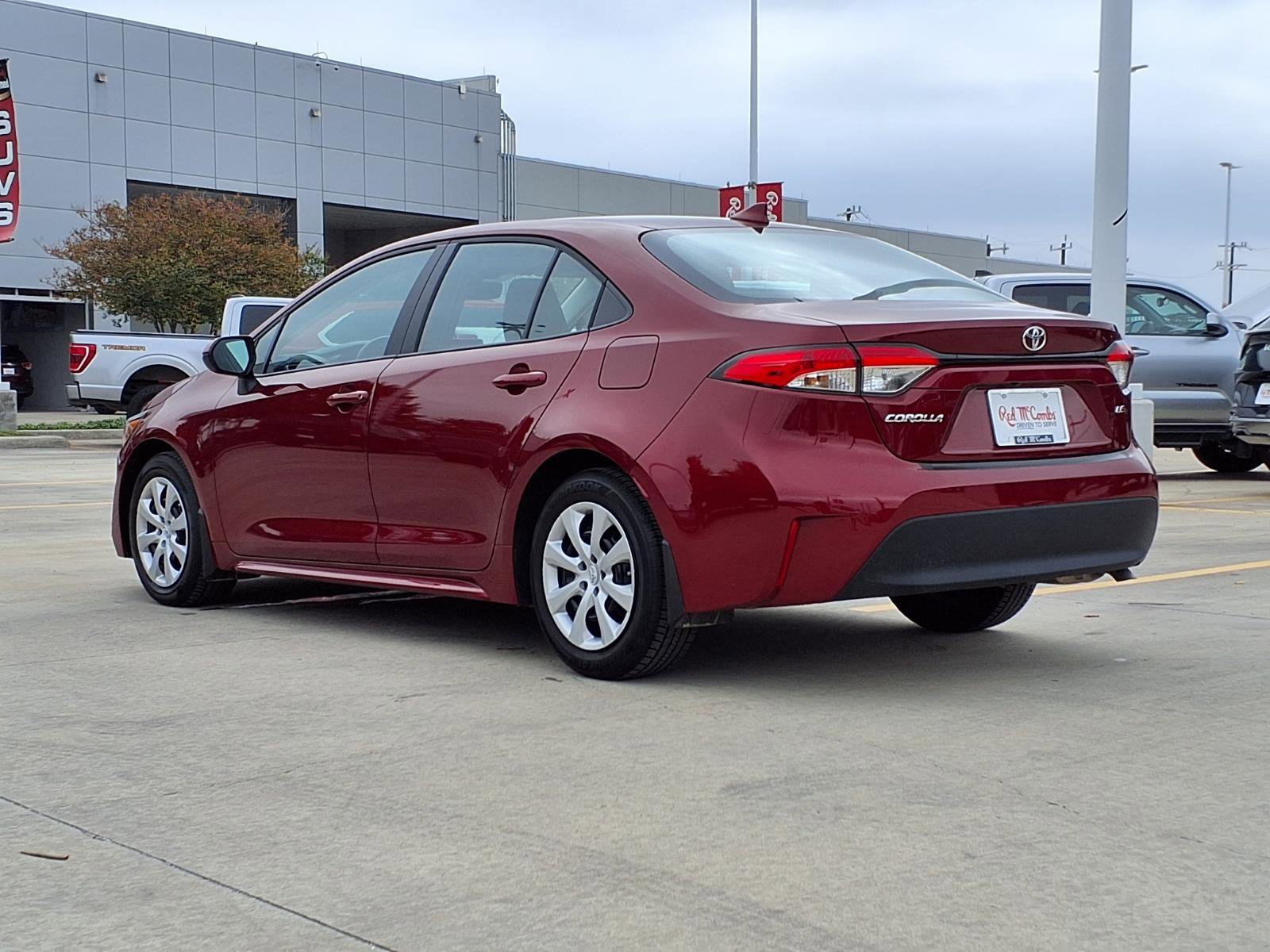 Used 2026 Toyota Corolla LE FWD image 7