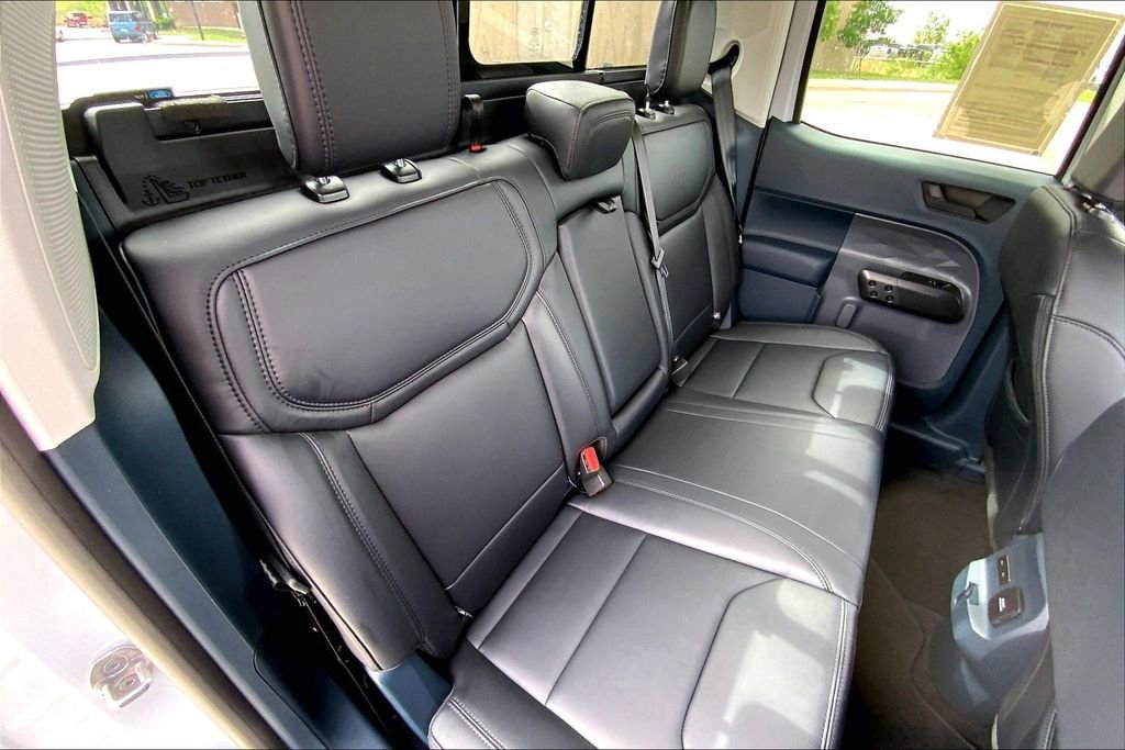 Used 2025 Ford Maverick Lariat w/ Black Appearance Package AWD/4WD image 25