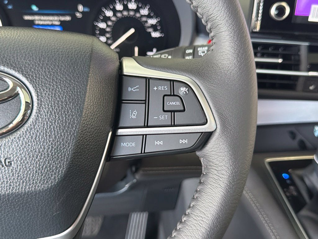 New 2026 Toyota Sienna XLE AWD/4WD image 23