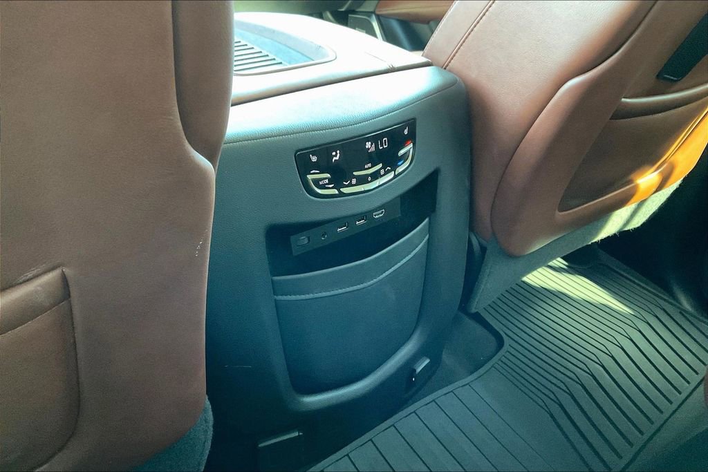 Used 2020 Cadillac Escalade Premium Luxury image 25