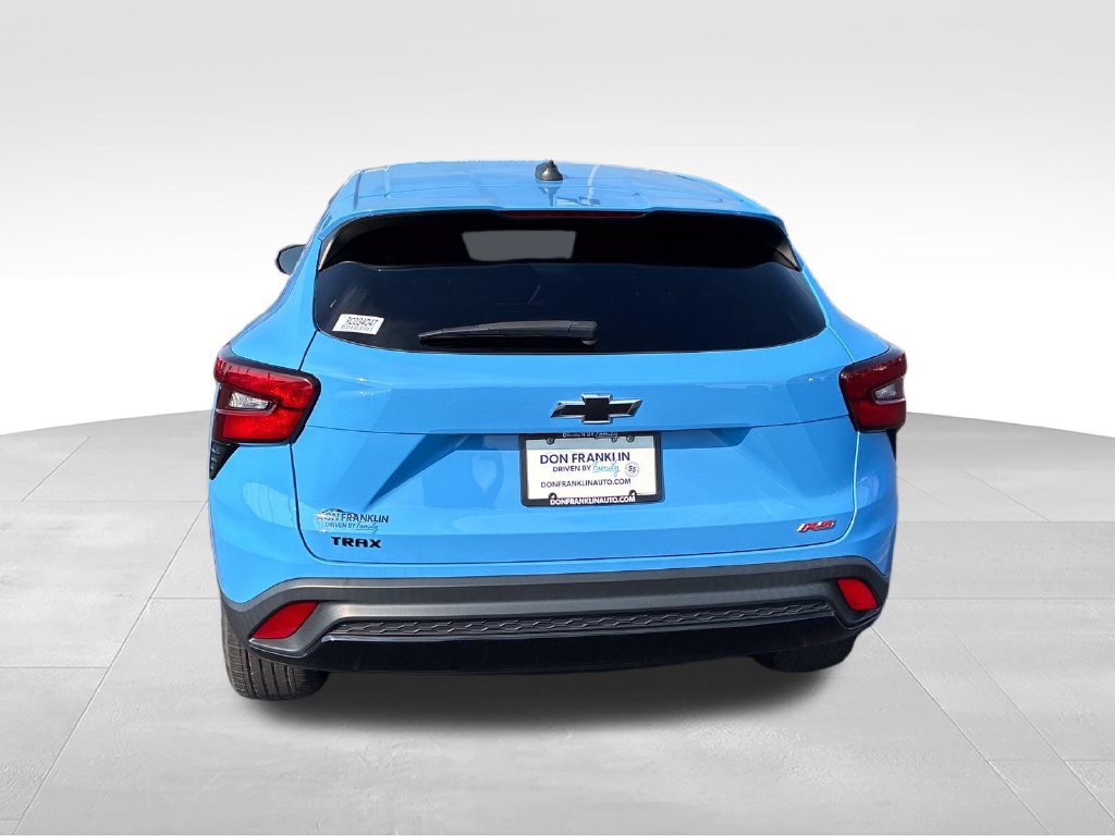 Used 2024 Chevrolet Trax RS w/ Driver Confidence Package FWD image 4