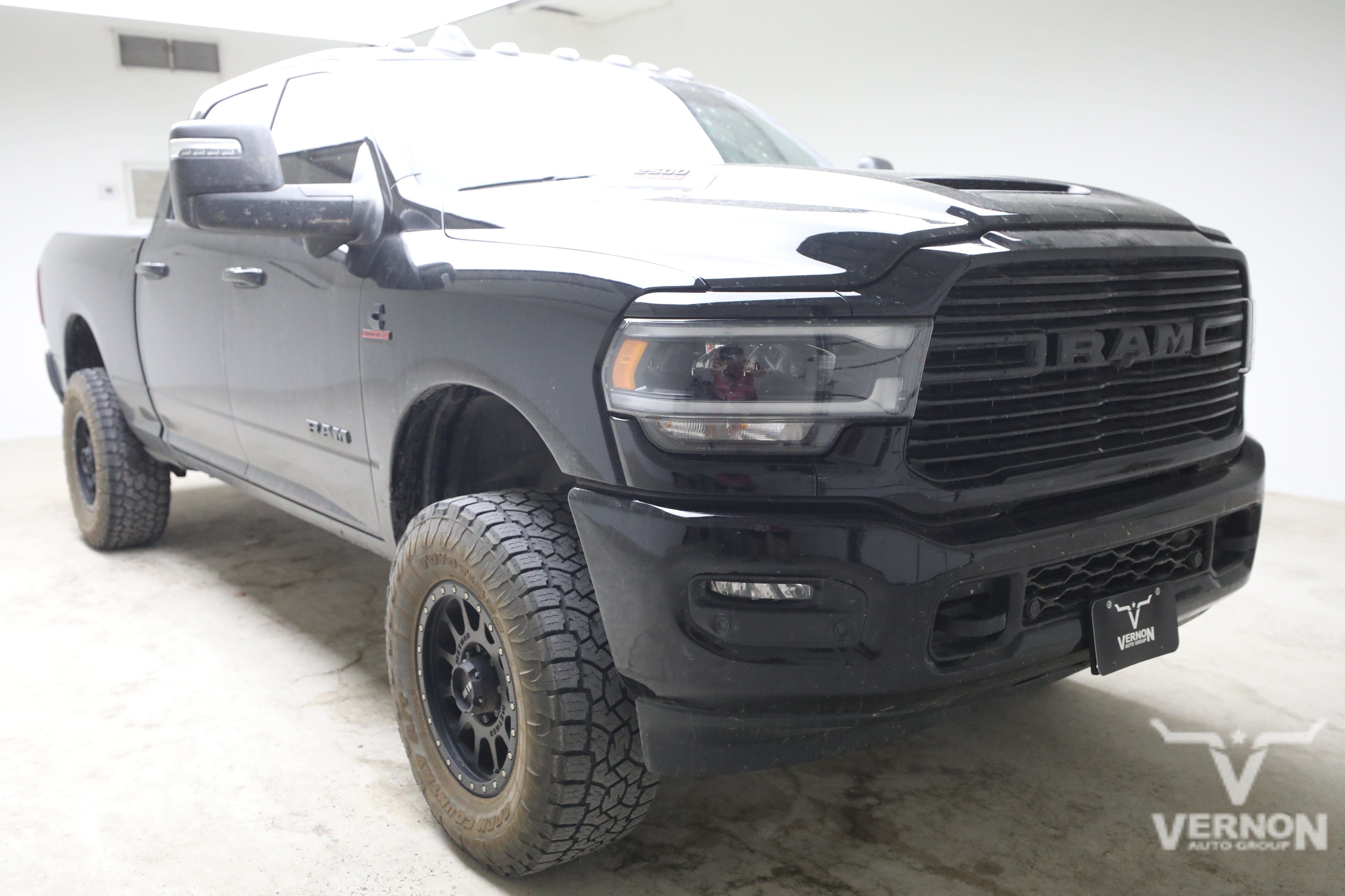 Used 2024 RAM 2500 Laramie w/ Night Edition AWD/4WD image 5