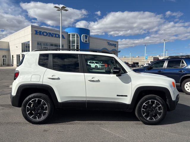 Used 2023 Jeep Renegade Latitude w/ Sun/Sound Group image 2