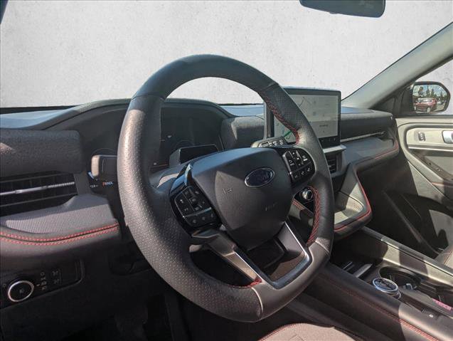Used 2025 Ford Explorer ST-Line image 11