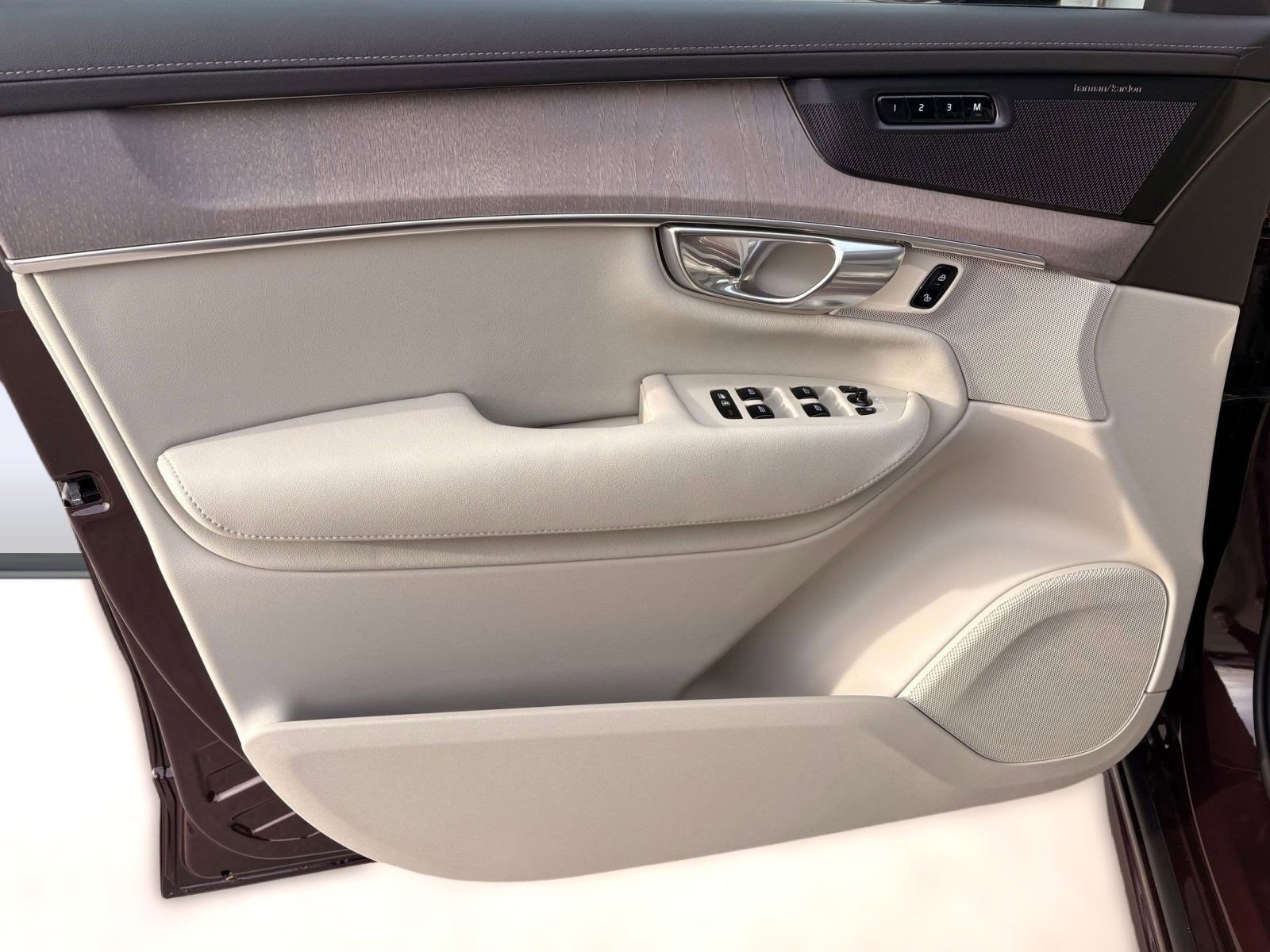 New 2026 Volvo XC90 T8 Ultra w/ Protection Package image 21