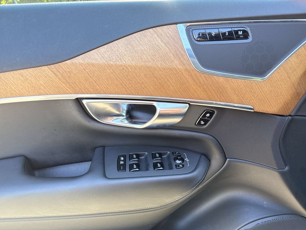 Used 2023 Volvo XC90 B6 Plus AWD/4WD image 15