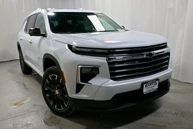 New 2026 Chevrolet Traverse LT w/ Sun and Wheel Package image 2