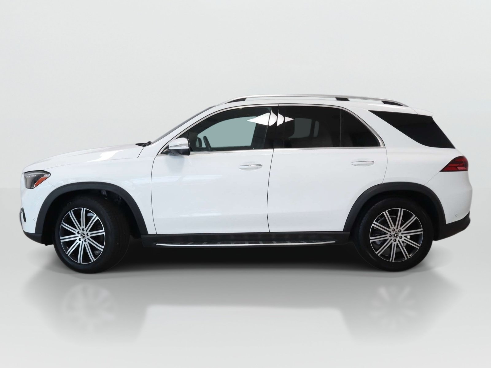 Used 2024 Mercedes-Benz GLE 350 4MATIC image 2