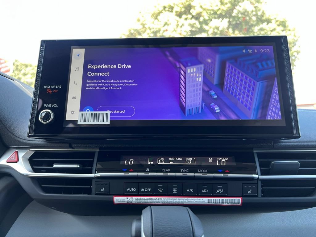 Used 2026 Toyota Sienna XLE FWD image 37