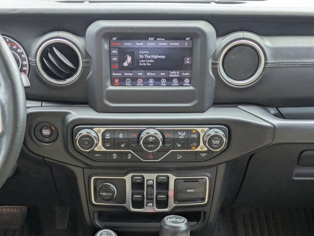 Used 2018 Jeep Wrangler Unlimited Sahara w/ Cold Weather Group AWD/4WD image 19