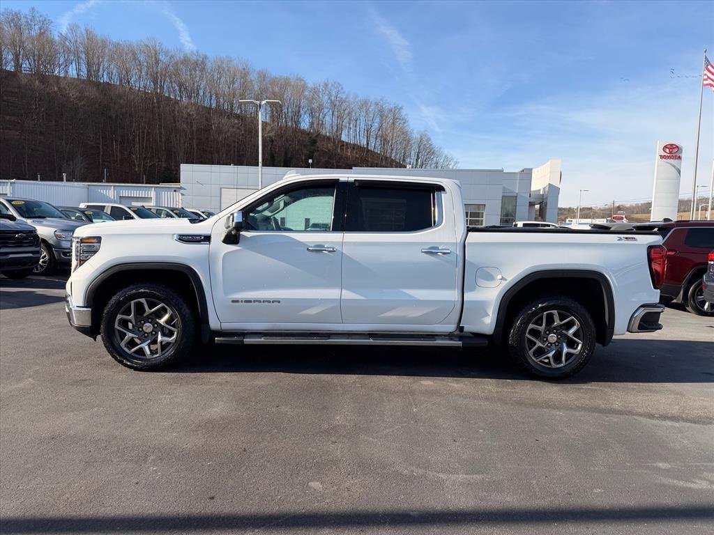 Used 2023 GMC Sierra 1500 SLT w/ SLT Premium Package image 8