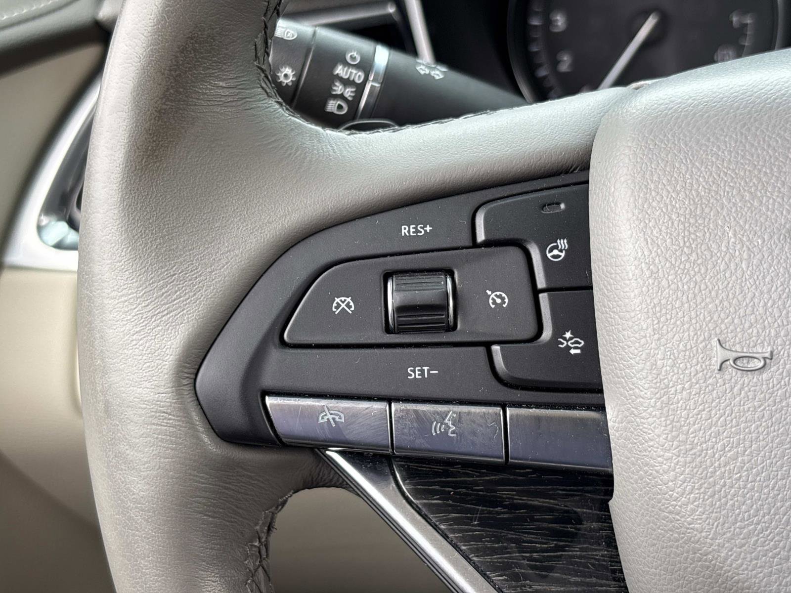 Used 2021 Cadillac XT6 Premium Luxury image 19