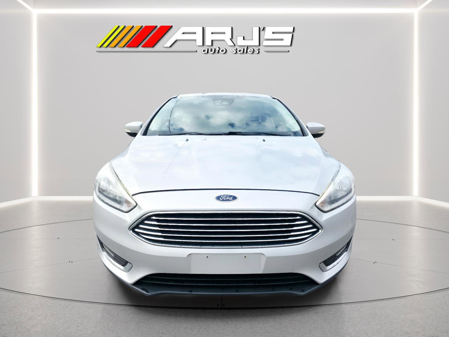 Used 2017 Ford Focus Titanium w/ Titanium Technology Package FWD image 5