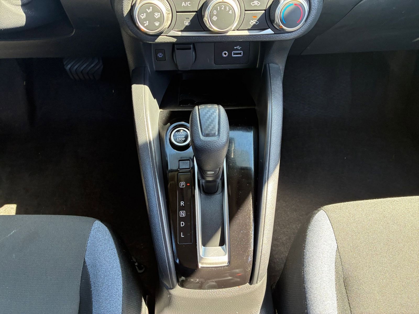 Used 2025 Nissan Versa SV w/ Trunk Package image 39
