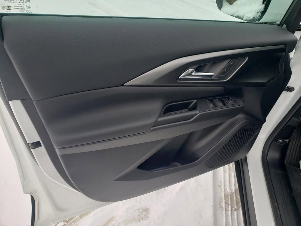 New 2026 Chevrolet Equinox EV LT image 13