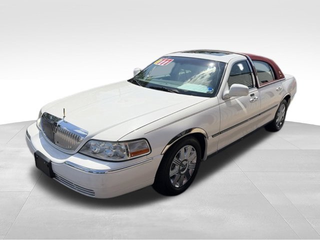 Used 2004 Lincoln Town Car Ultimate RWD image 20