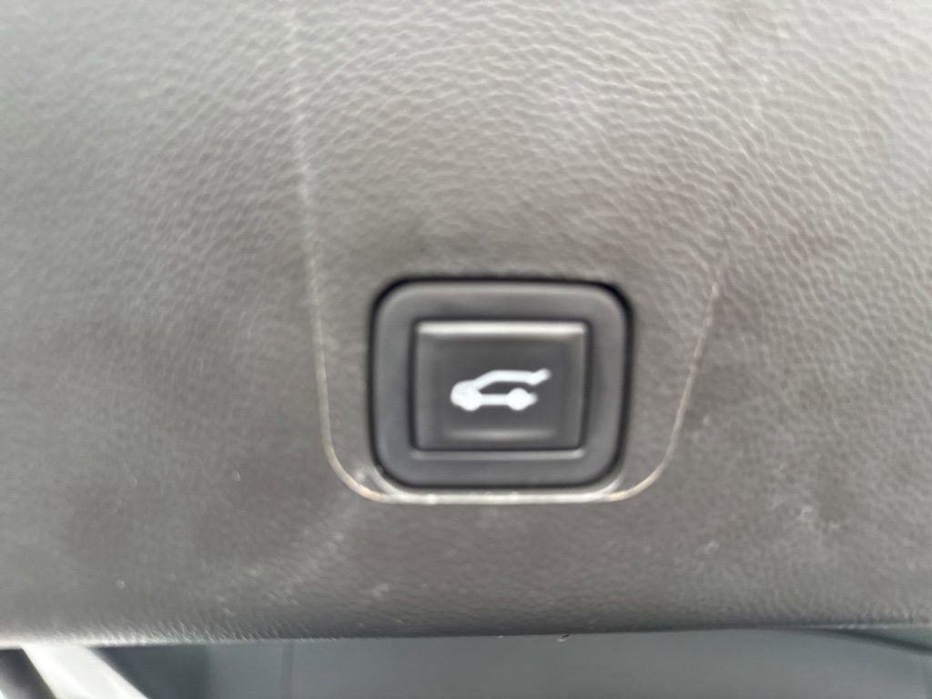 Used 2023 Chevrolet Traverse RS w/ LPO, Floor Liner Package image 35
