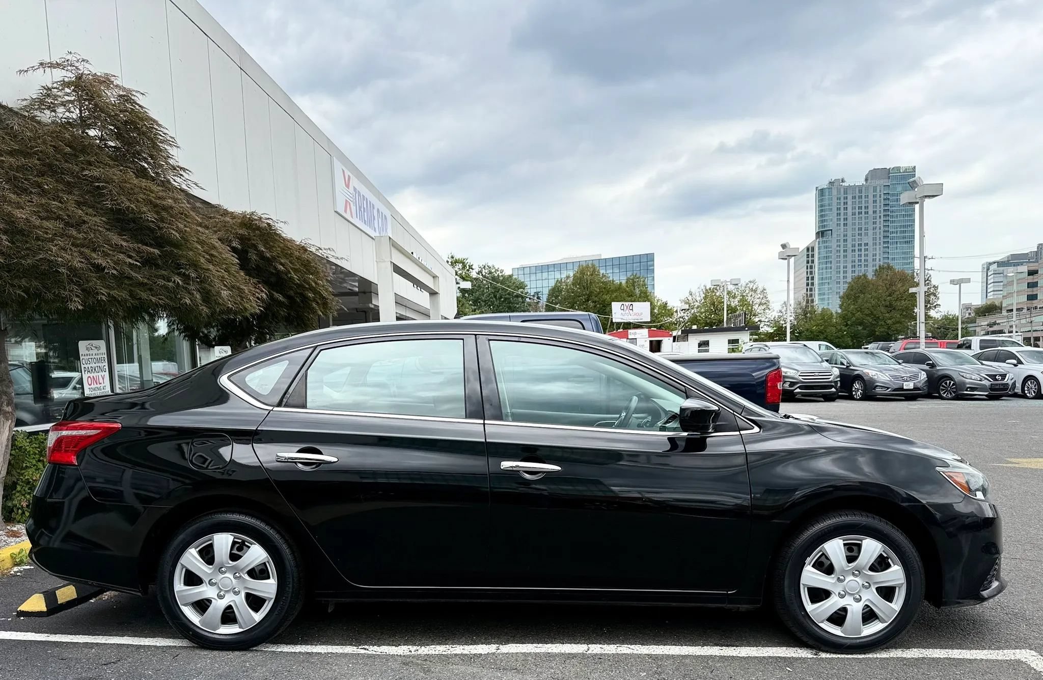 Used 2017 Nissan Sentra SV FWD image 8