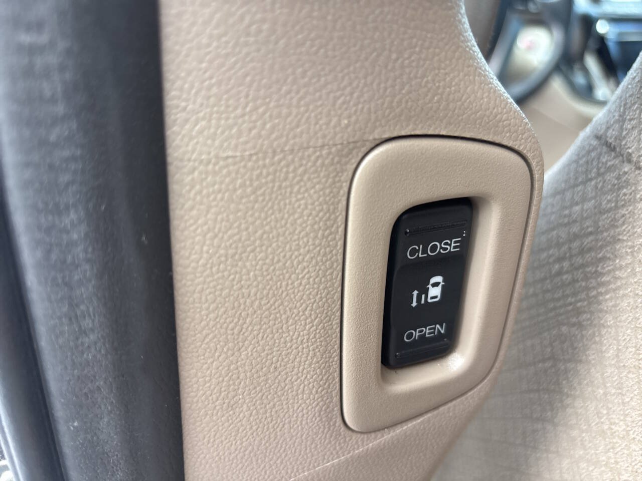 Used 2016 Honda Odyssey SE image 25