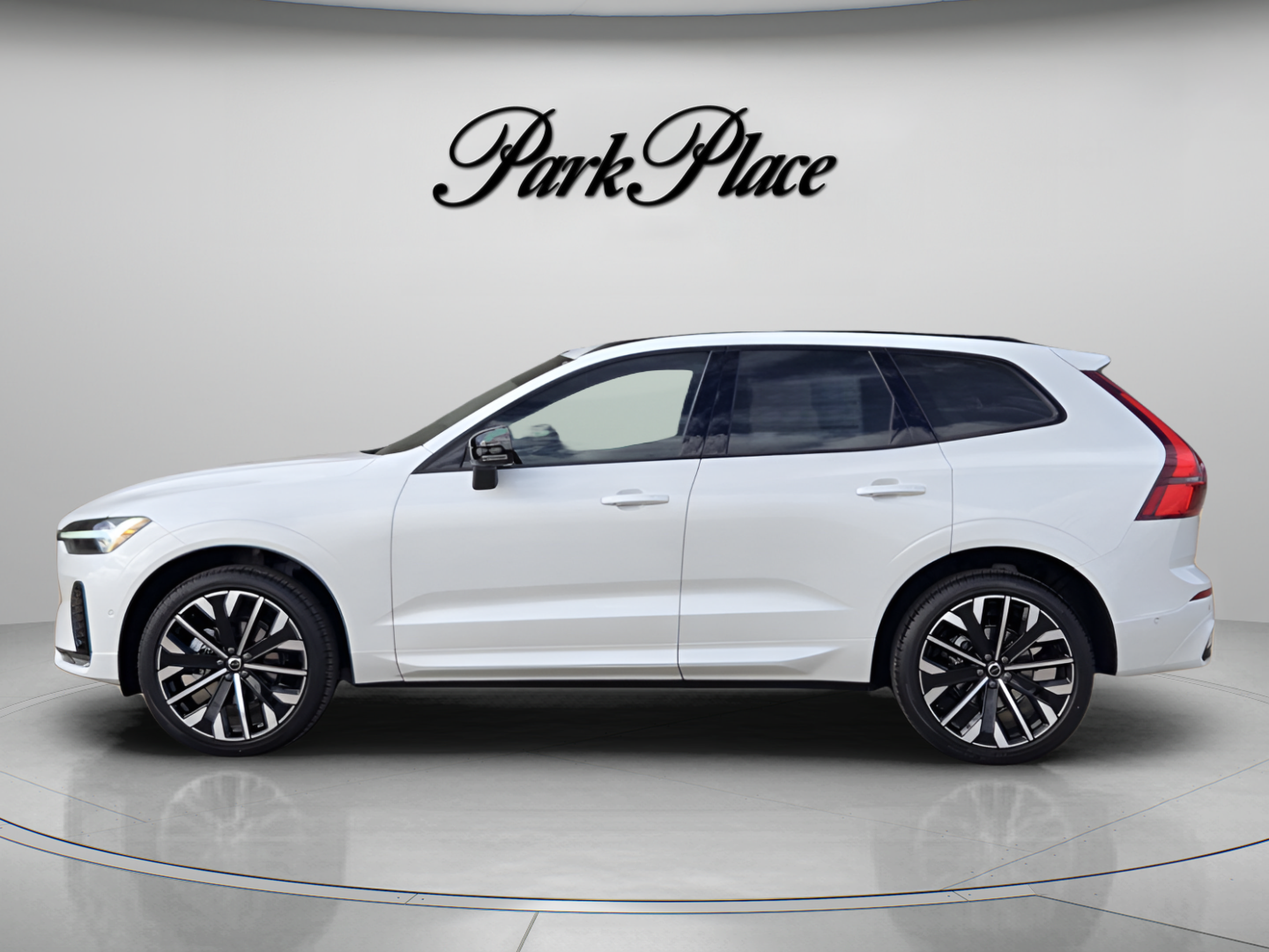 Used 2026 Volvo XC60 B5 Ultra w/ Protection Package Premier AWD/4WD image 2