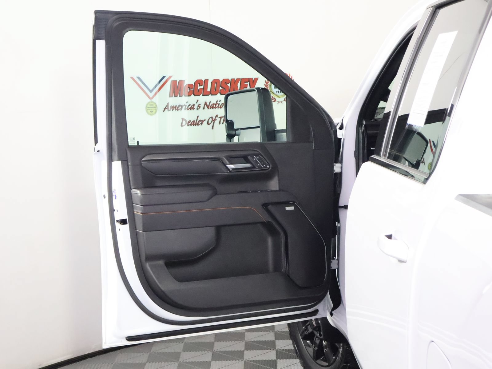 Used 2025 GMC Sierra 2500 AT4 AWD/4WD image 31