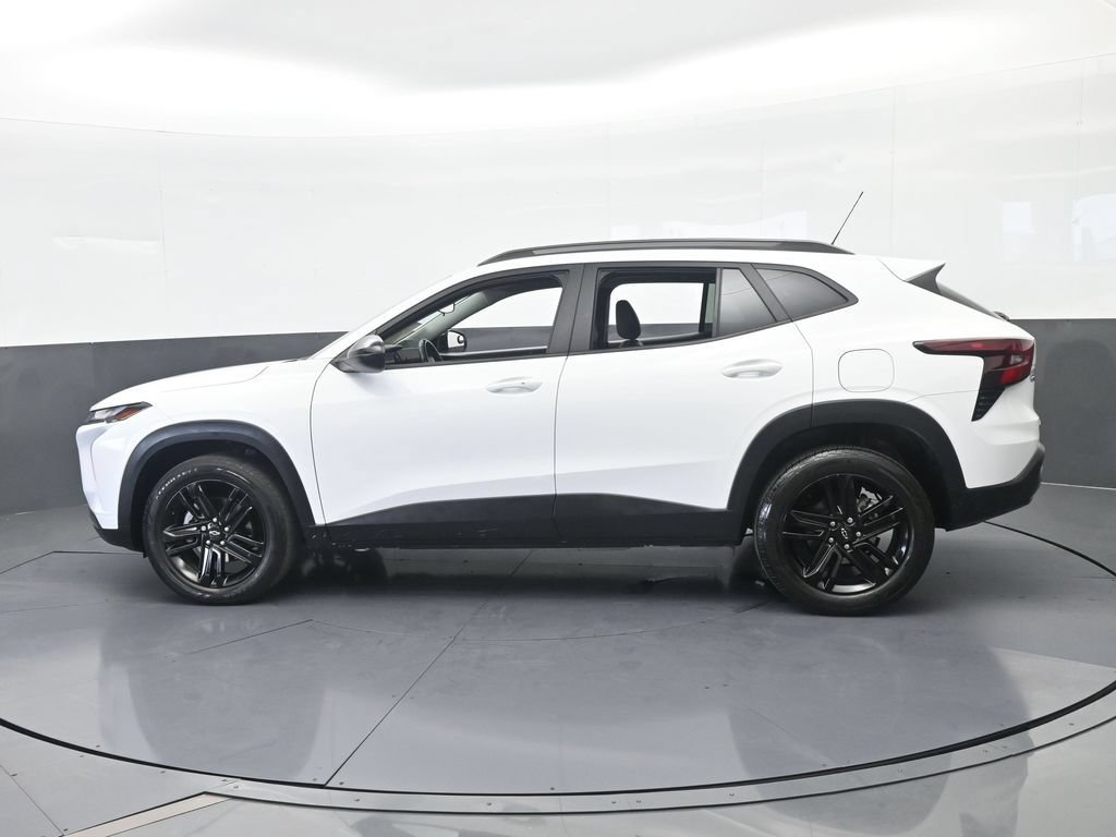 Used 2025 Chevrolet Trax ACTIV FWD image 3