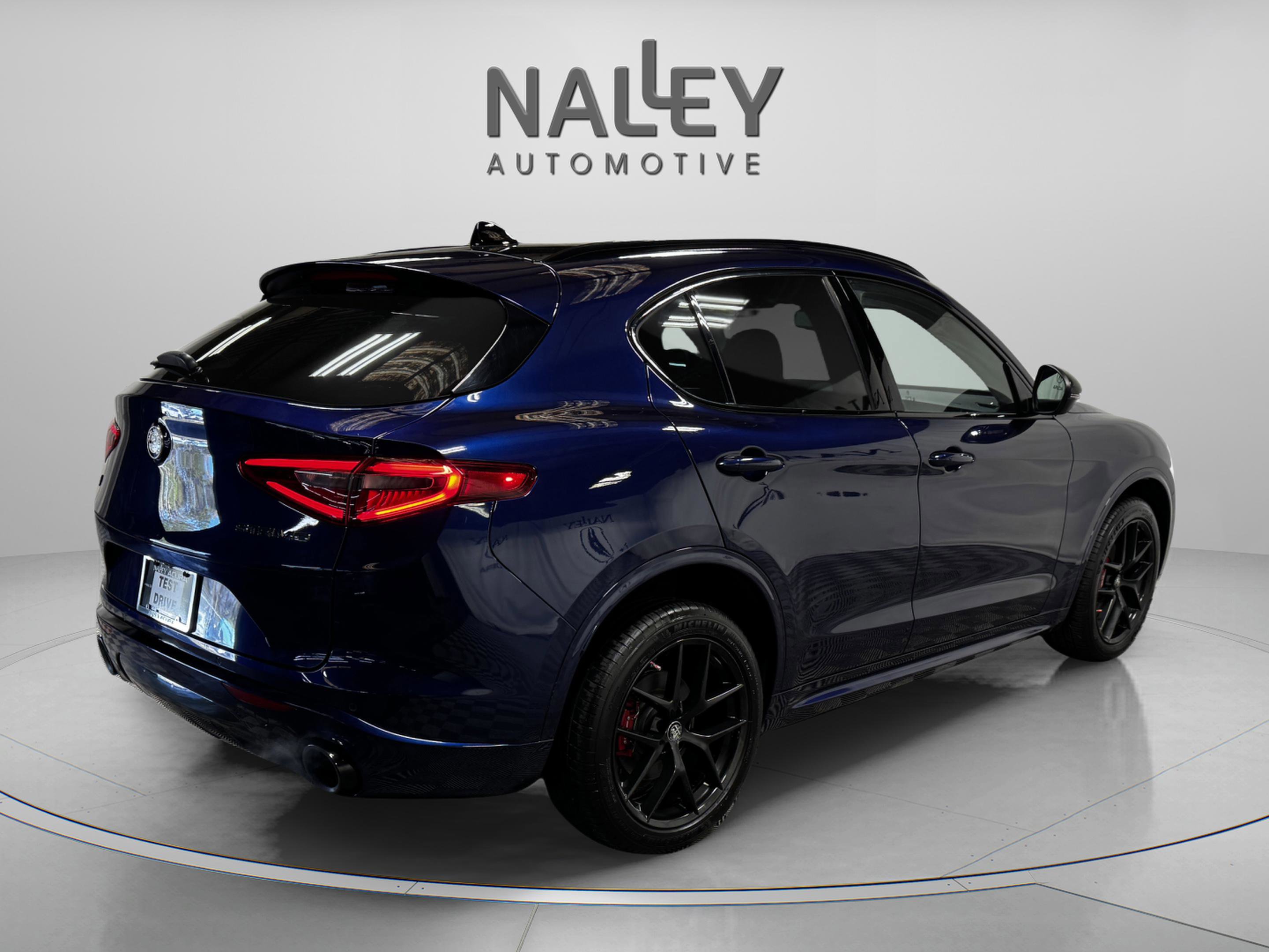 Used 2020 Alfa Romeo Stelvio Ti w/ Nero Edizione image 5