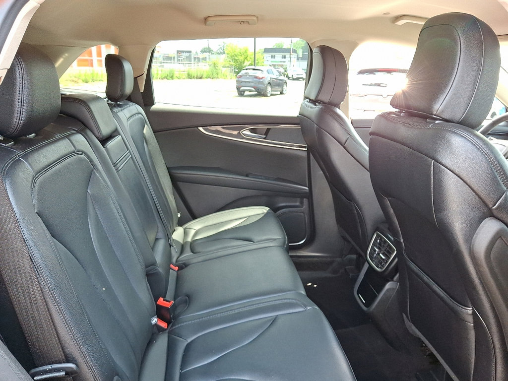 Used 2022 Lincoln Nautilus AWD image 15