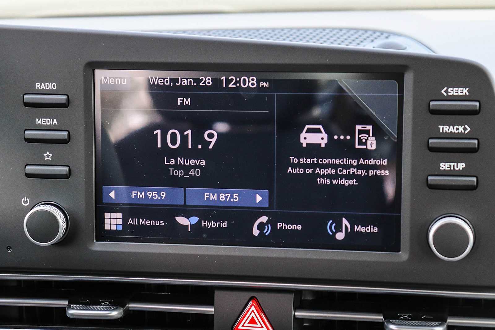 New 2026 Hyundai Elantra Hybrid FWD image 19