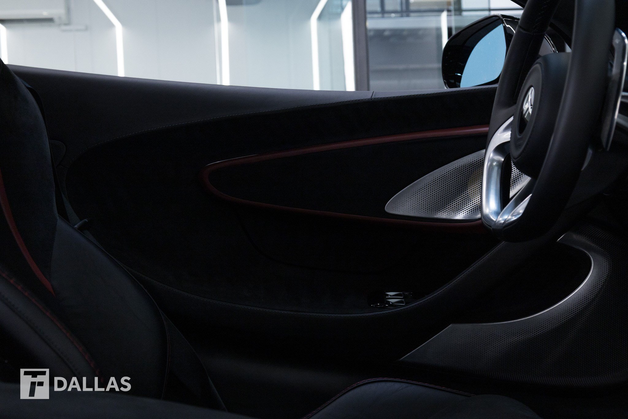 Used 2025 McLaren GTS RWD image 25