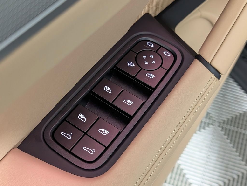 New 2026 Porsche Cayenne Coupe AWD/4WD image 27