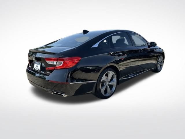 Used 2018 Honda Accord Touring image 3