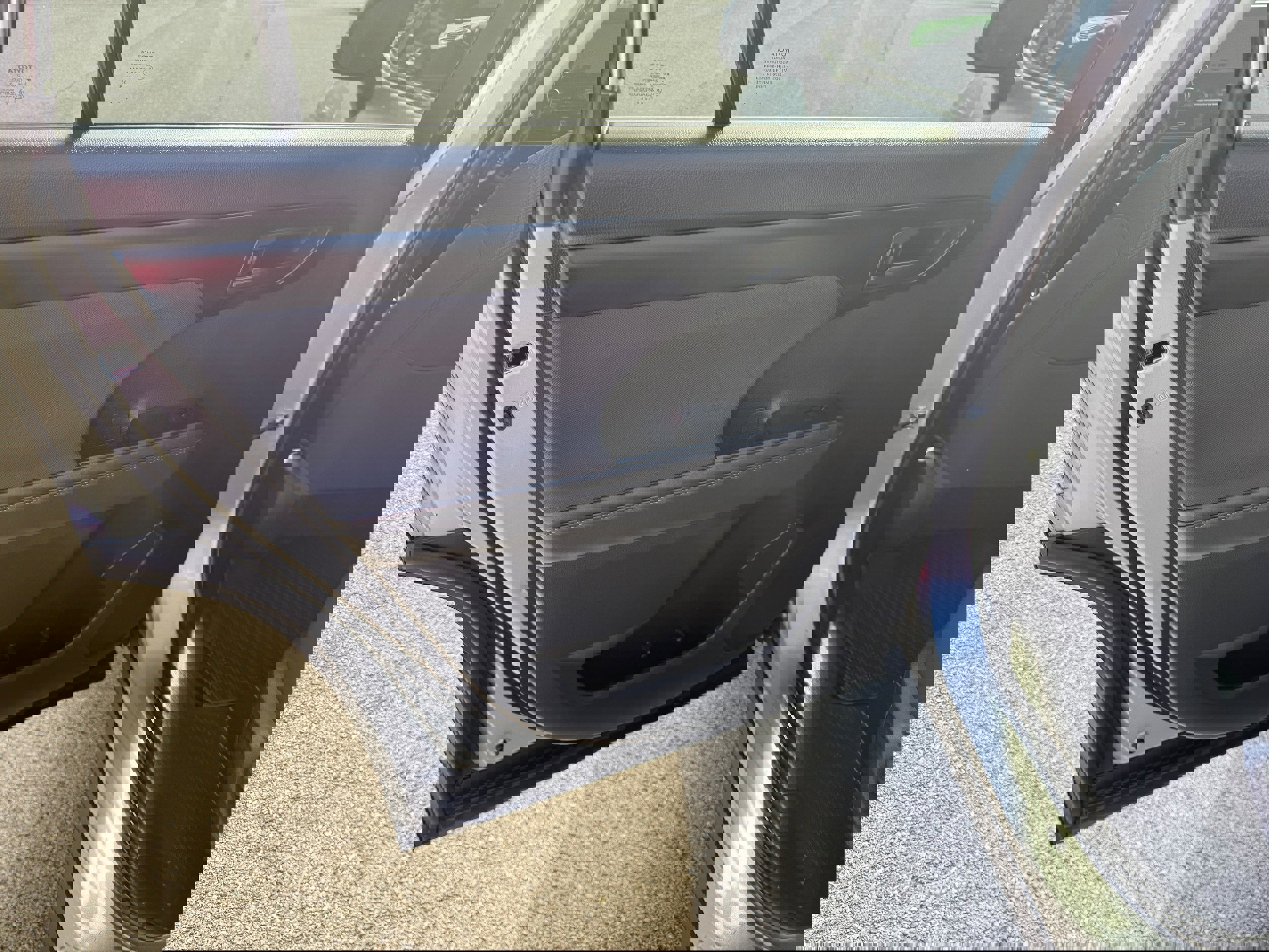 Used 2023 Toyota Highlander LE image 10